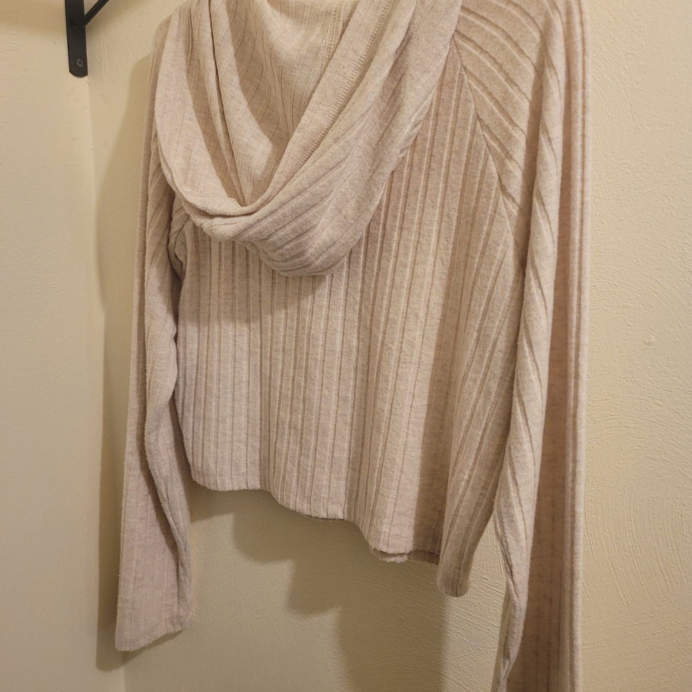 Universal Thread Beige Ribbed Pullover - Picture 2 of 3